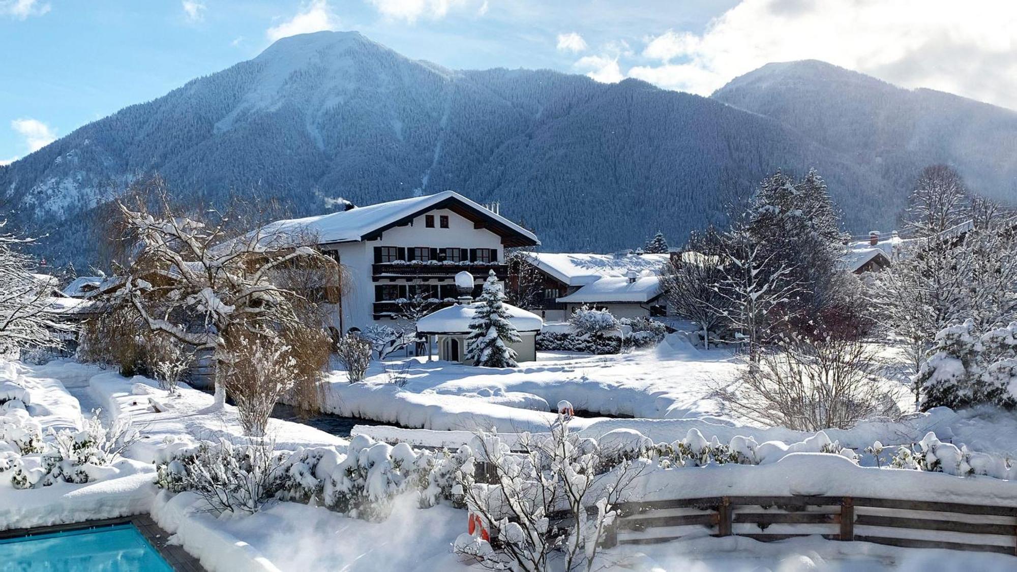 Spa & Resort Bachmair Weissach, Luxury Family Resort Rotta Exterior foto